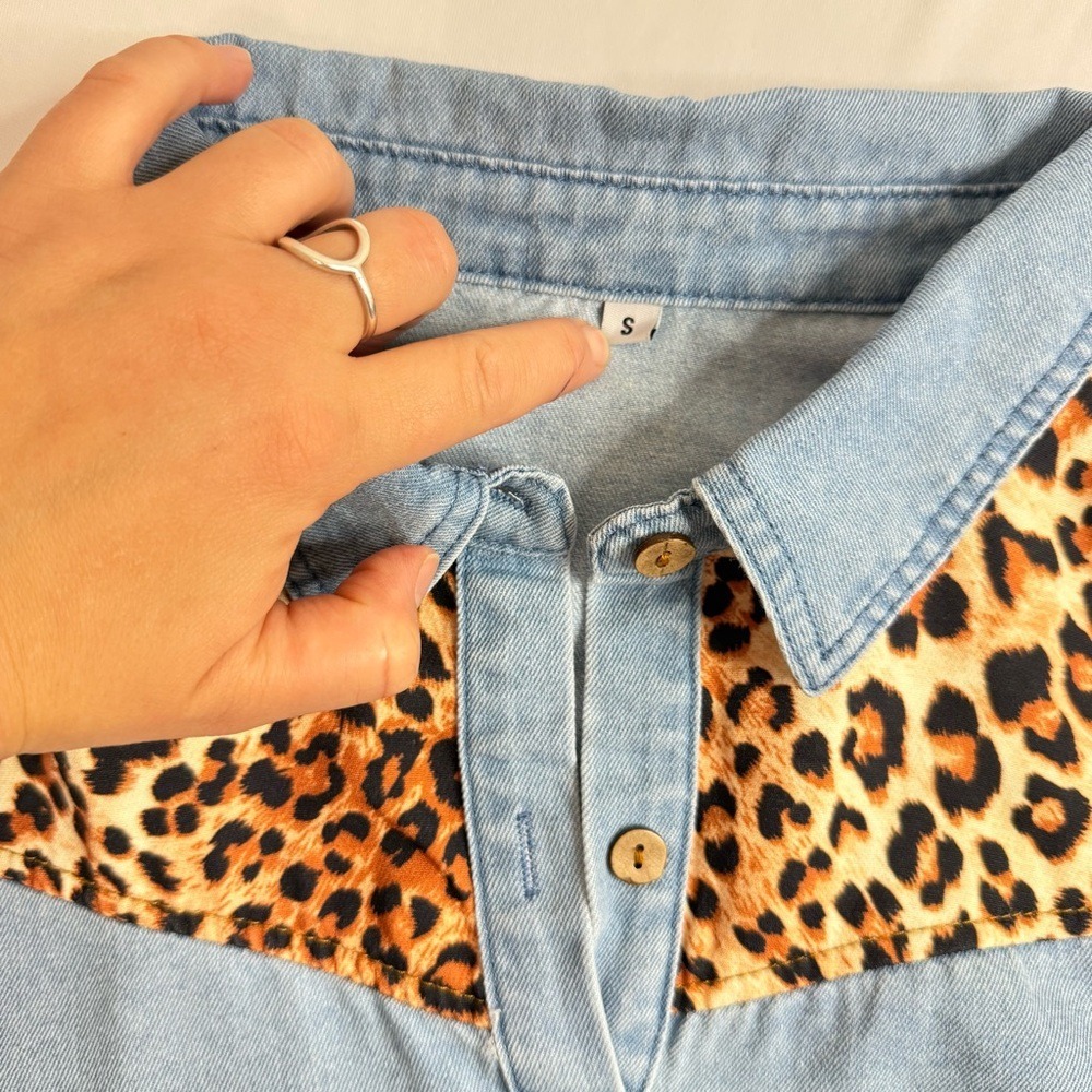 Womens Light Wash Denim Leopard Print Accent Long Sleeve Mini Dress Small - Picture 6 of 7